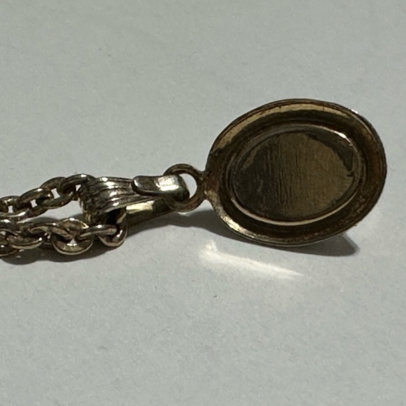 Vintage SARAH COVENTRY (Sarah Cov) costume jewelry shorter chain pendant - Picture 14 of 14